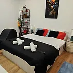 Tantra 4 Calea Victoriei Amzei Apartment *